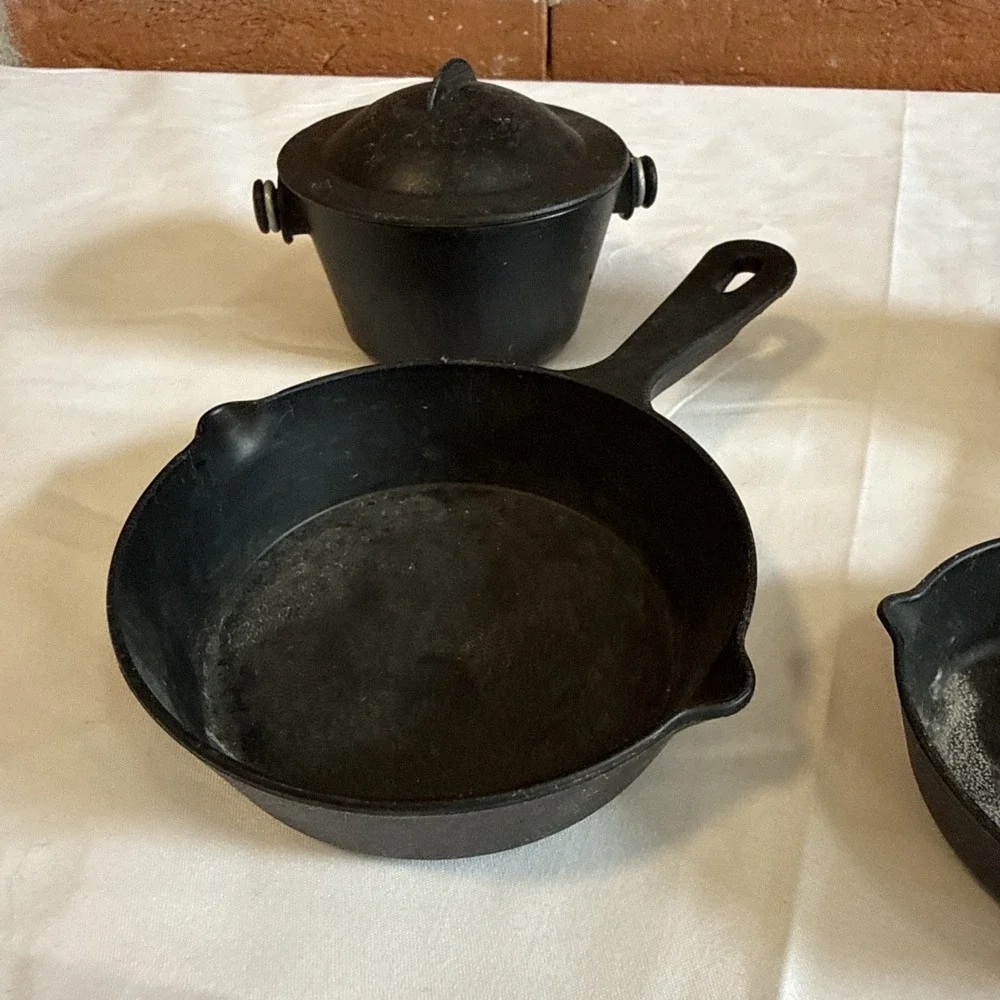 Chilton Toys‎ Faux Cast Iron Pots & Pans - Griddle, Dutch Oven, Corning Wear